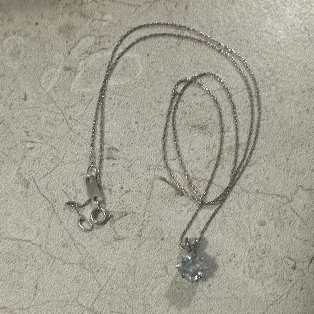 10k White gold Genuine Topaz necklace